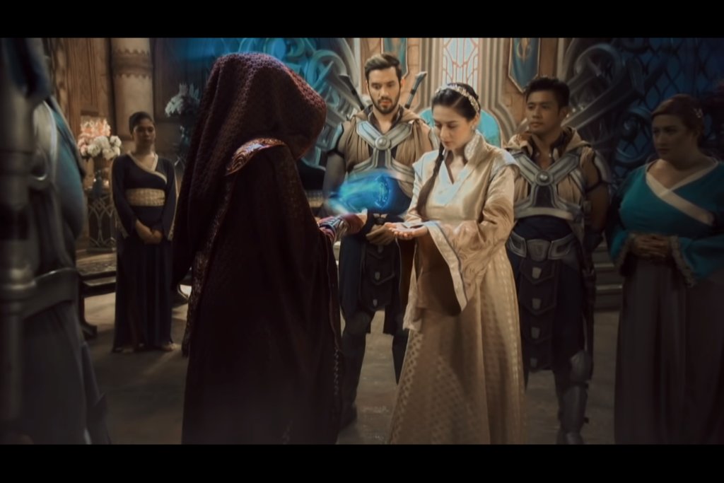 EncaTheNextGen's tweet photo. Nasaksihan natin sa Episode 1 ang pagpapangalaga ni Cassiopeia ng mga brilyante sa apat na kaharian ng Encantadia. Natutunan din natin kung gaano kahalaga ang "Tiwala", at kung gaano kagusto ng mga Hathor na maghari sa Encantadia. #Encantadia https://t.co/0xS2TdrrFg