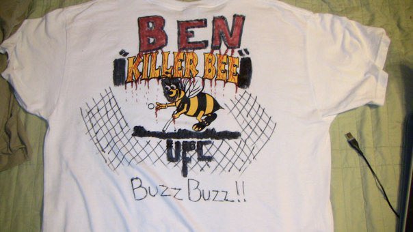 Bcckpsck's tweet photo. #FlashbackFriday  
🔪🐝 #BuzzBuzz
#BlackSharpie marker #Art at its best! 😆 https://t.co/nzrMhuwu8X