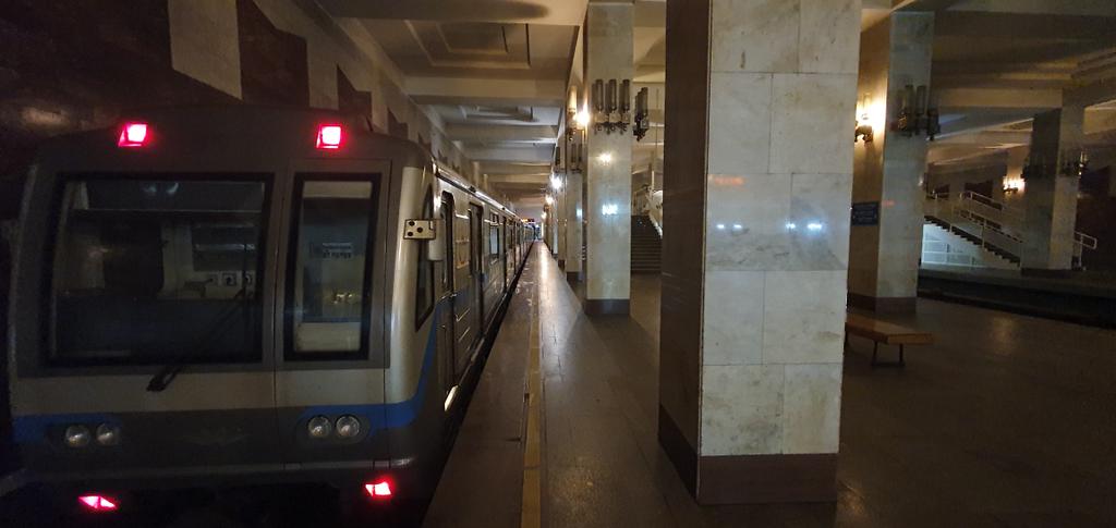 ForgottenMetro's tweet photo. Немного утренней идиллии вам в ленту. 
Станция Московская, 4:55 утра. https://t.co/0ALzhfUhzB