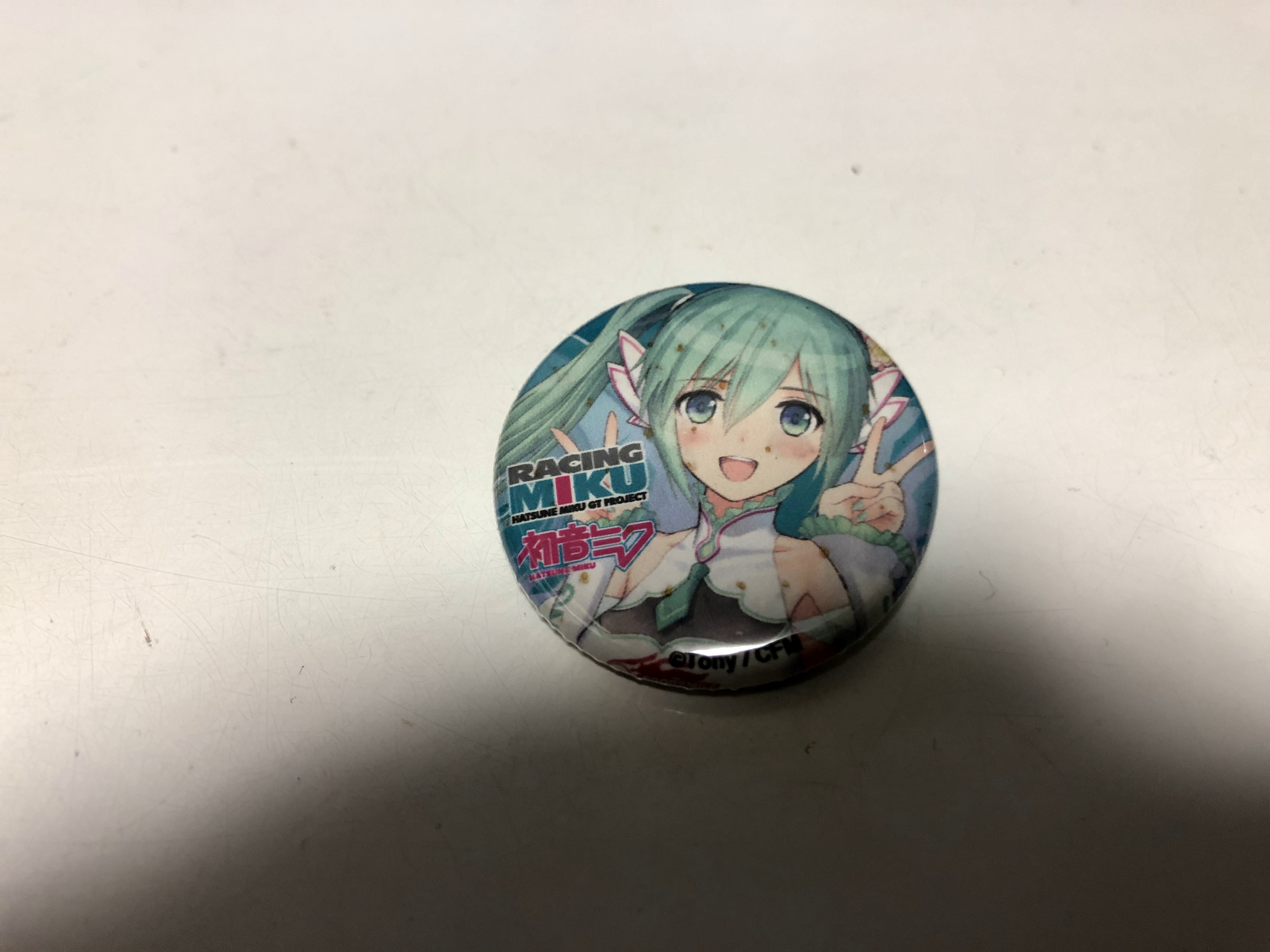 ナルパジン 缶バッジってたまーにこうやって経年劣化で内側から点々と錆びてくるやつあるんだけど やっぱ防ぎようないのかねー 屋外に持ってったりはしたこと無いんだけど T Co Dmhagddzxf Twitter