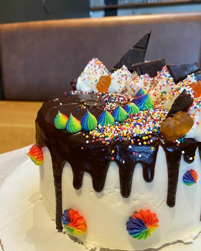 Chef Aubree has baked vanilla buttercream mini cakes available for purchase to help raise funds for our staff without work in these trying times! Each is uniquely and vibrantly designed to make you smile 😊 Call up to Loma to reserve yours ! Prices va… ift.tt/2Ut9XbB