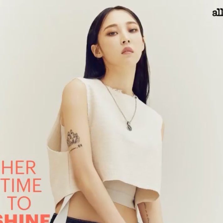 monflowercouple's tweet photo. @lunaestrellados Excuse us this is hwasa and MoonByul https://t.co/9QeqdKMLVj