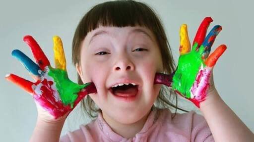 Down sendromu sadece genetik farklılıktır, +1 kromozom hiçbir şeye engel değil. 
 #21MartDownSendromuFarkındalıkGünü