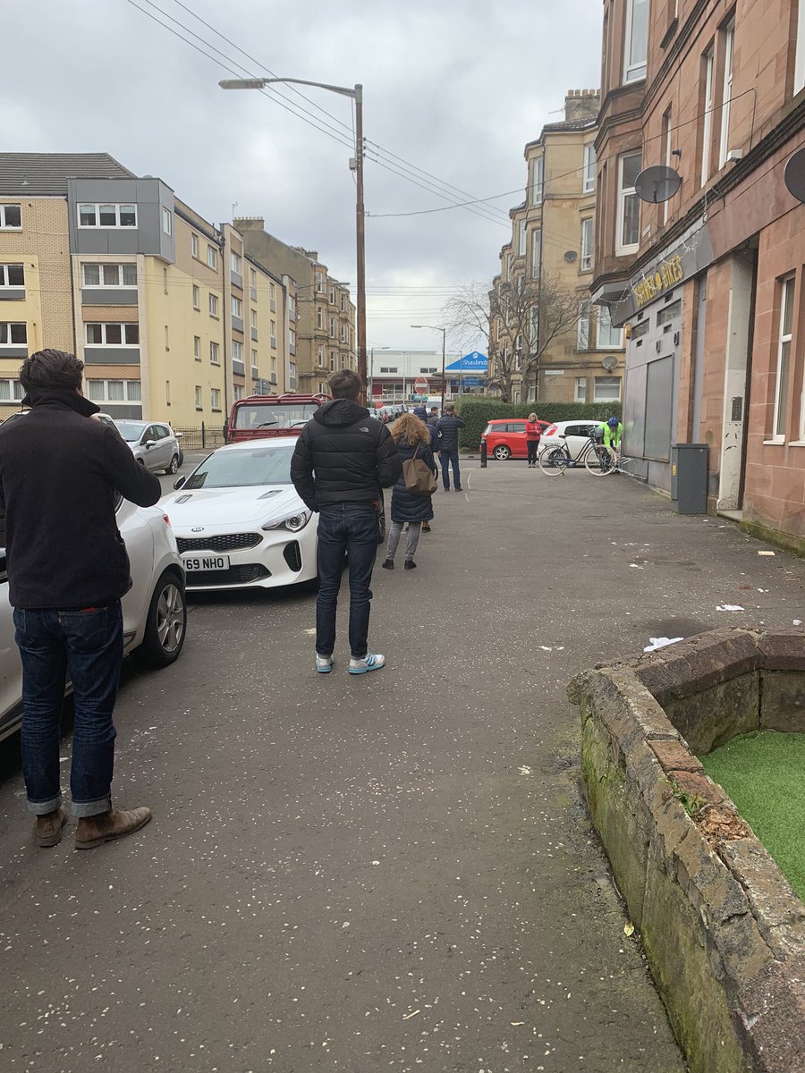 2m queuing to get to my bakery #deanstonbakery this morning. Support independent where you can - and this bread is worth queuing for!! #glasgow #SocialDistanacing #scotland