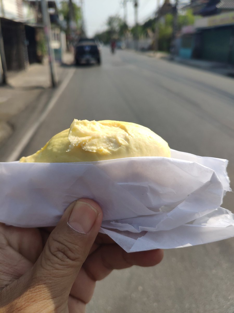 eatingoutmap's tweet photo. Durain lover 

#durain 
#chiangmai 
#ReviewThailand 
#reviewchiangmai 
#eatingoutmap https://t.co/LNSvnxEg0N