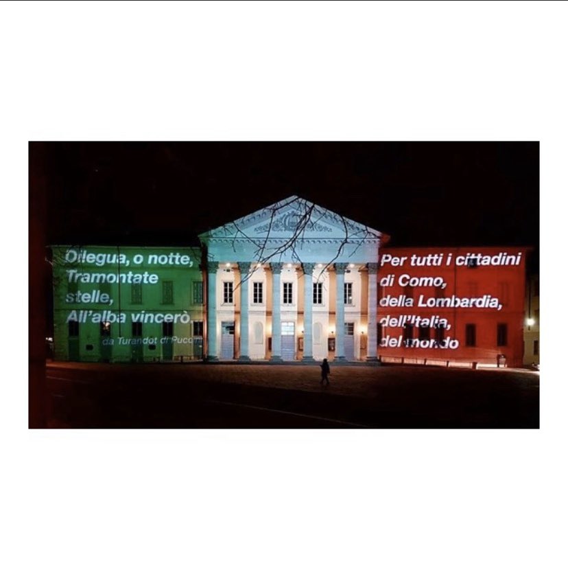 AnceComo's tweet photo. “Dilegua, o notte,
Tramontate
Stelle,
All’alba vincerò.”
Il nostro bellissimo @TeatroSociale ieri sera 🇮🇹❤️
#ancecomo #noicifermiamoperfermareilvirus #andràtuttobene #staystrongitaly https://t.co/wLKqsih6u3