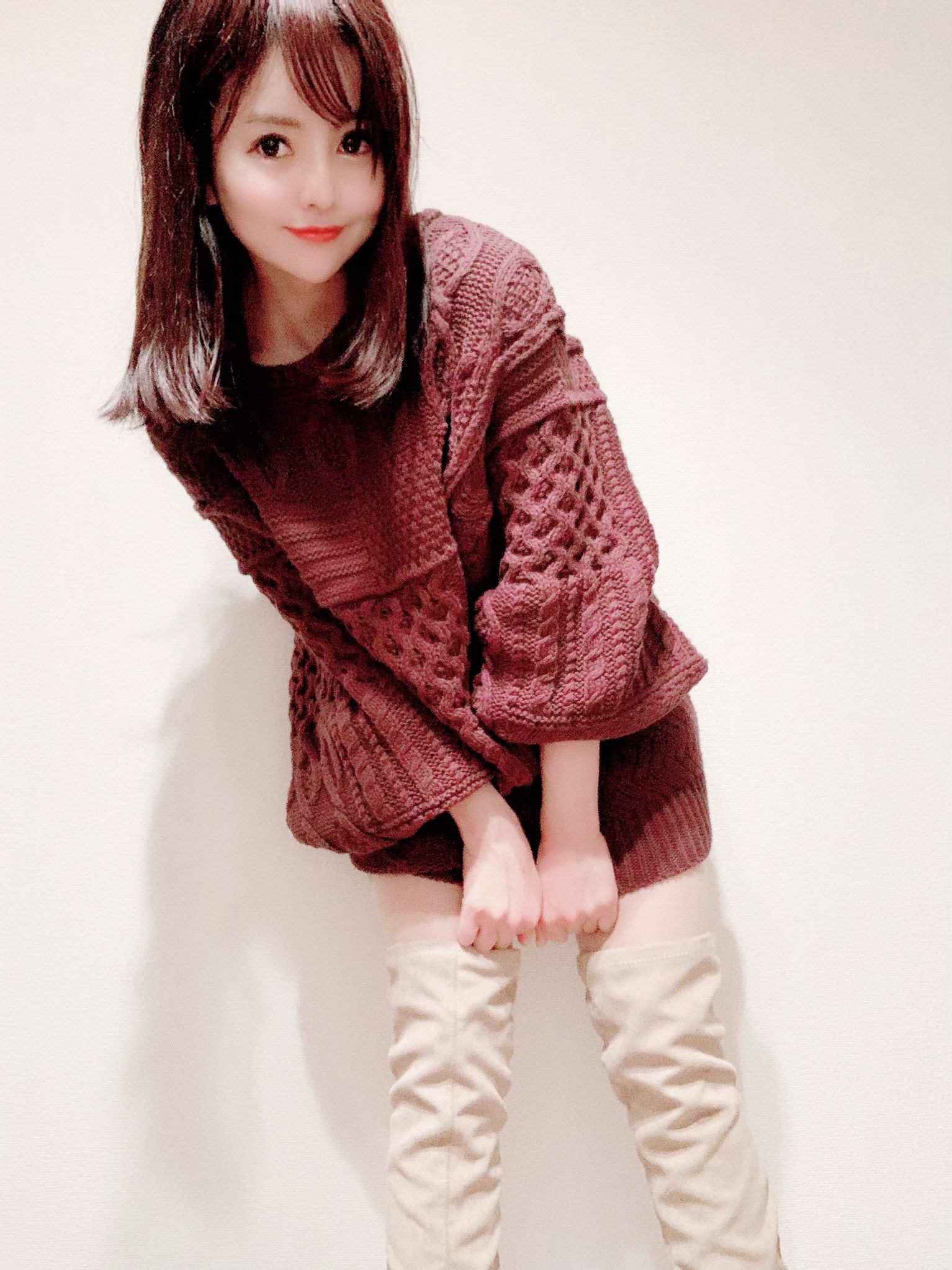 水原乙 3rddvd発売中 Auf Twitter 髪を鎖骨まで切って 前髪ウィッグのカラーに地毛を染めてもらったよ 前髪なし派の方 前髪あり派の方 どちらも対応できます グラドル グラドル自画撮り部 巨乳 おっぱい 絶対領域 ニットワンピ Rt希望 いいねし