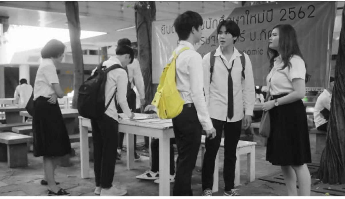 love the casts in yellow! (gonna miss  #Pharm's yellow backpack too! ) #UWMALastingPromise #UWMAseries  #RedThread  #DeanPharm  #OhmFluke  #KornIn  #KaoEarth  #WinTeam  #BounPrem