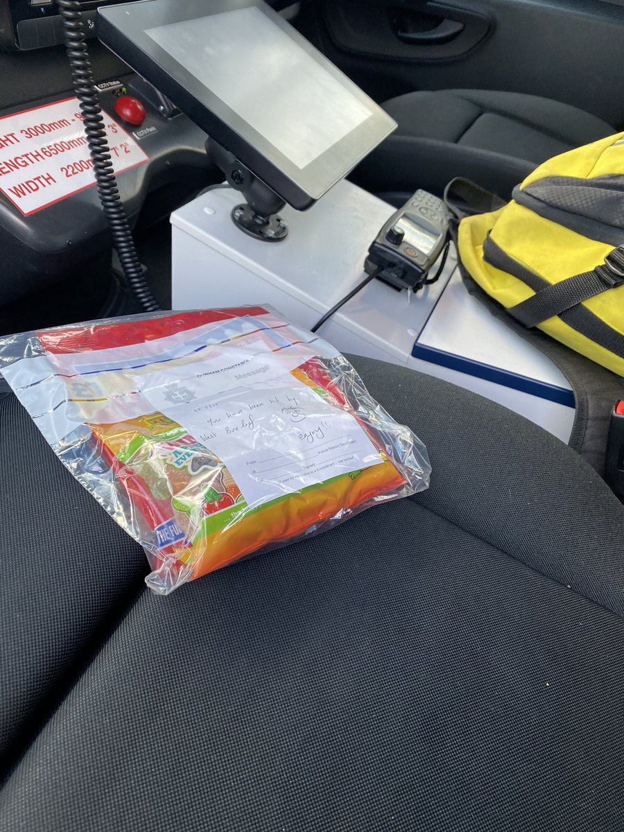 #hittheambulance and bring a little happiness to the paramedics 😊 hope you enjoy from Durham B relief officers <a href="/NEAmbulance/">Not North East Ambulance Service</a> 🤗 stay safe #gotitintheambulance #yourmove