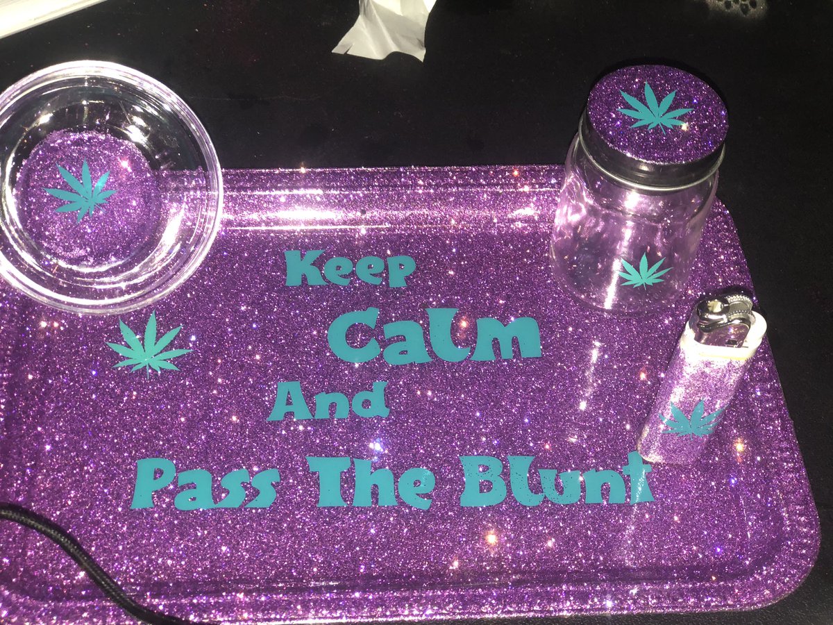 KenyaAnye's tweet photo. Place your Orders https://t.co/eiwFGcdUPI #RollingTraySets #WeedLovers https://t.co/2w8tjxaPyQ