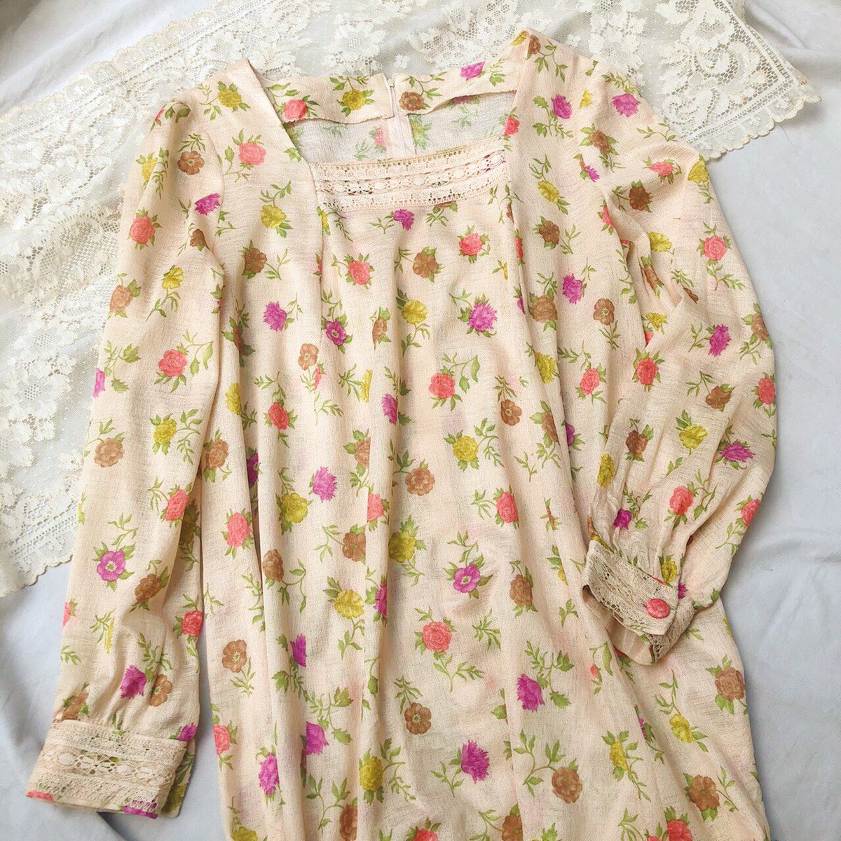古着屋rainbow下北沢店 Pick Up Items Flower Girly One Piece 左 Otu 右 Otu 古着屋rainbow