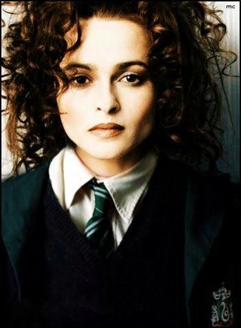AuntyLestrange's tweet photo. Happy Slytherin Pride Day 🐍🐍Poto buat ijasah, waktu itu dipotoin tom hehehe  #SlytherinPrideDay #SlytherinPride #SlytherinHitz #SlytherinCantik https://t.co/iXFNtoMzhE