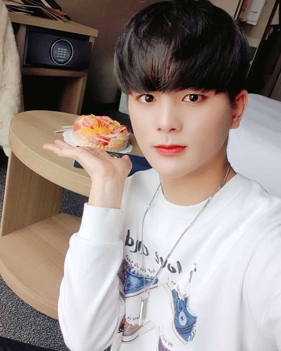 Ta__Ro____'s tweet photo. #퀴친소
슴넷 늙은이
아주 가끔 타로 봐드림
가끔 광장에서 인형탈 어쩌고를 함 https://t.co/cEemrmeZl4