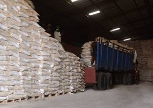 petevop's tweet photo. Whether you want to purchase #Soybeans and have it shipped to any port around the #world, our world-class team is built to help you close fast, safe, and profitable transactions on time
Contact: info@petevop.com or https://t.co/trEbF9r6QD 
#commoditymarket #Convid_19 #agriculture https://t.co/j4YtEsxAHY
