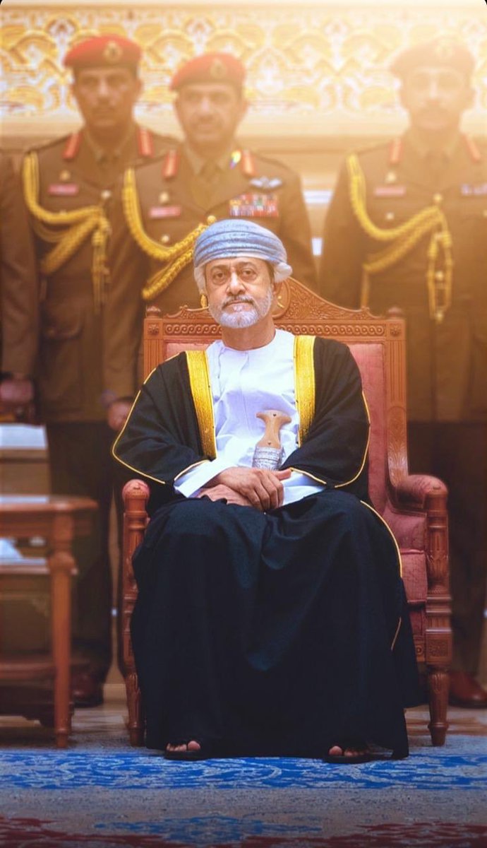 Hsawaei's tweet photo. الفرصة مواتية لسلطان هيثم حفظه الله بتنظيم هيكلية الجهاز الإداري

* ترشيد ميزانيات المؤسسات الغير منتجة 
* إصلاح التعليم المدرسي بشقيه بقرار سياسي
* محاربة الفساد وتتبع الأرصدة البنكية بدقة 
* إلغاء كافة مميزات والهبات والمنح لكبار القوم 
* دمج نصف الوزارات

#عمان_تحتاج_افكاركم https://t.co/EX00kSAzpr