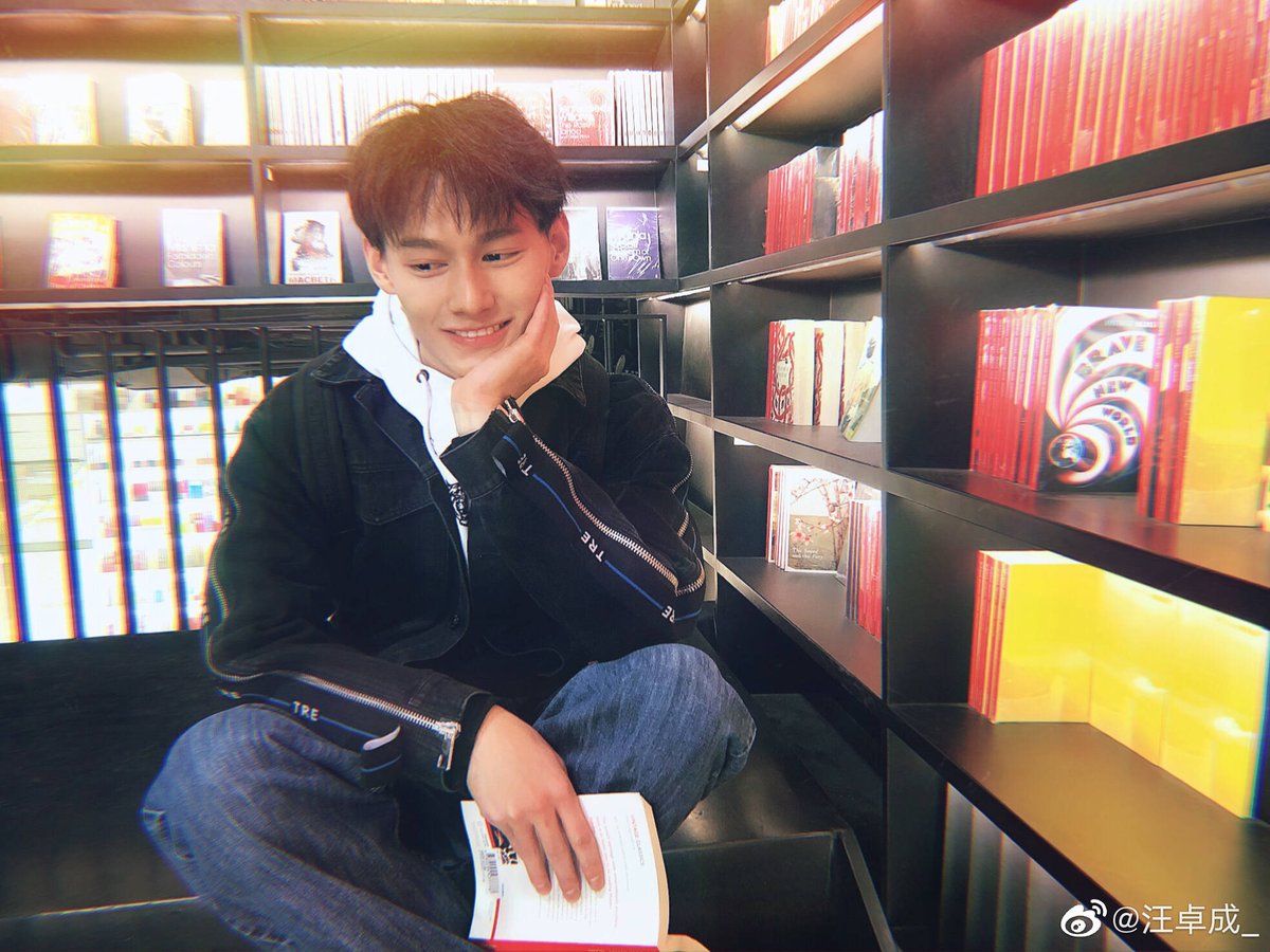 wang zhuocheng being the boyfriend that he is; a (very necessary) thread