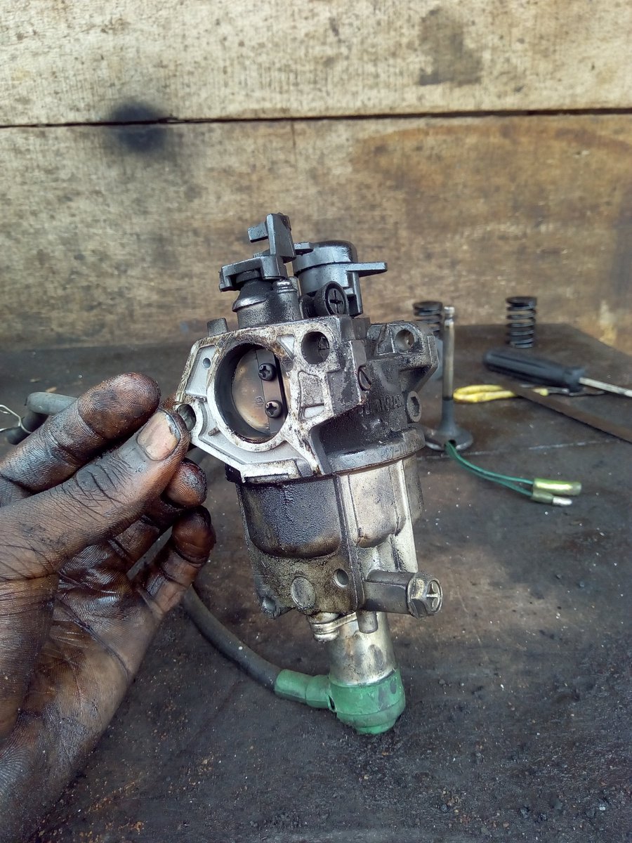 apexautomax's tweet photo. Carburetor
#ApexECompany #generators #petrolgenerators #generatorrepairs #generatorservice #generatormechanic #generatorengineers #petrolengines #petrolmechanic https://t.co/uLnMld2qIi