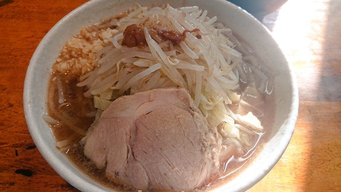 静鉄の日吉町駅近くにある「らーめん山」の二郎インスパイア系ラーメン!
美味しい😋 