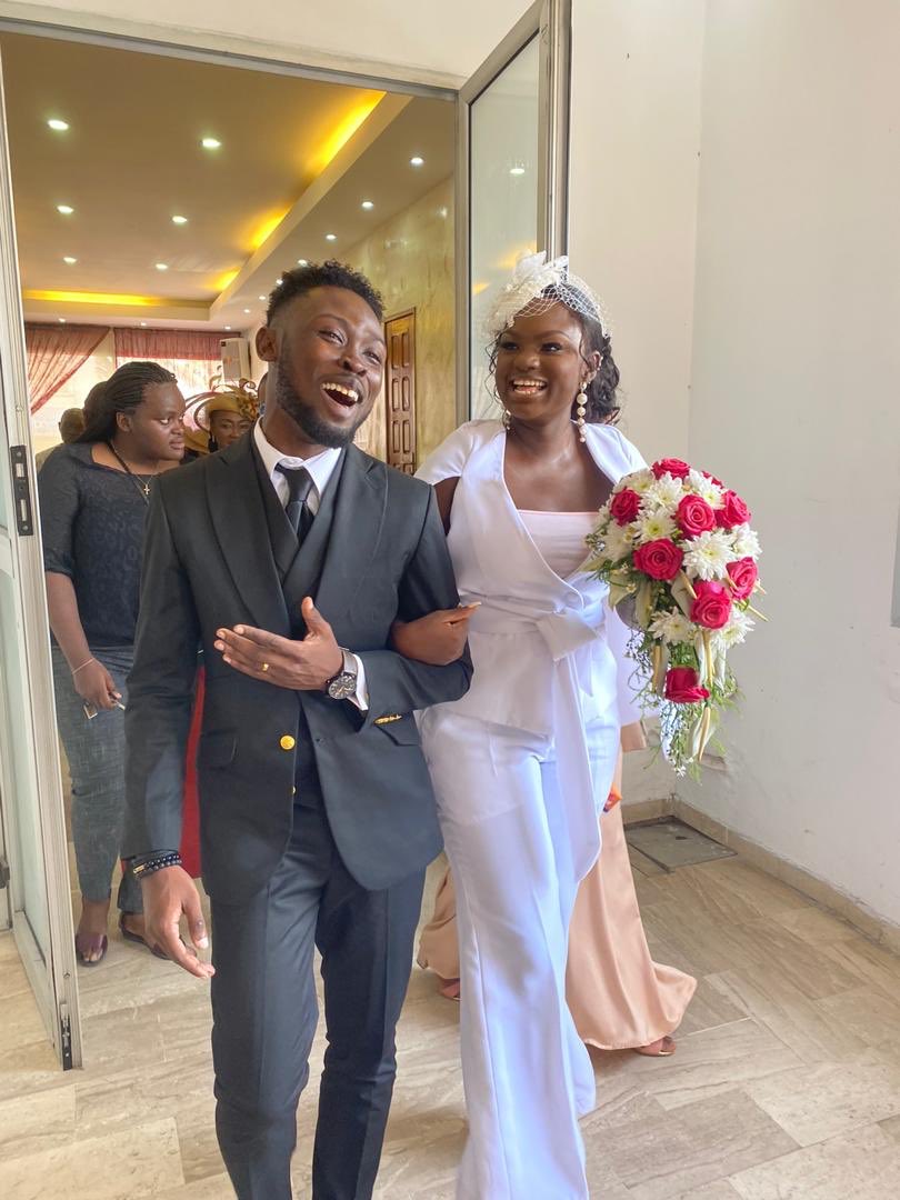 Nala_dre's tweet photo. Hier, vendredi 20 mars, j’ai épousé mon meilleur ami ❤️
Jpeux enfin le dire, je me suis mariée vierge. 
C’était pas facile,mais DIEU à qui j’ai fait la promesse m’a aidée à marcher vers cette victoire !
Alors je voudrais encourager une Soeur : sois fortifiée, the best is coming! https://t.co/muMeY1DeJs