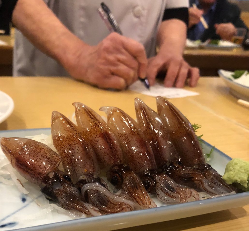 黒かどや Pa Twitter ホタルイカの目玉を取らない老舗酒場が多くてびっくり 本物の飲兵衛は生ホタルの目玉なんて気にせず喰らうって事かね でも別にその店の方針だから批判するつもりは毛頭ないけど 板前さんのいる割烹では有り得ない風景だよな 黒かどや Pa Twitter ホタルイカの目玉を取らない老舗酒場が多くてびっくり 本物の飲兵衛は生ホタルの目玉なんて気にせず喰らうって事かね でも別にその店の方針だから批判するつもりは毛頭ないけど 板前さんのいる割烹では有り得ない風景だよな