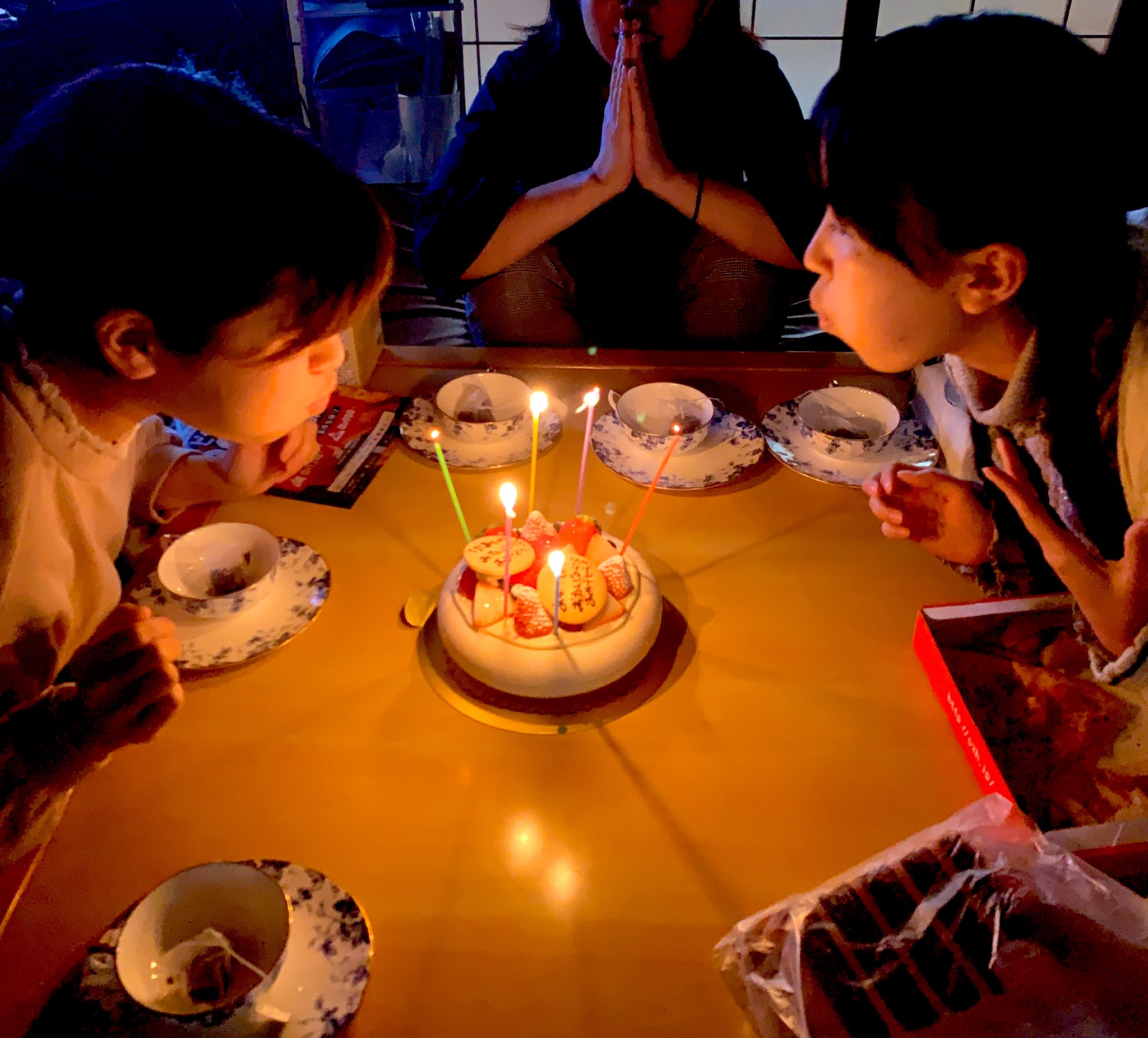 Island Roots 広島 チーム広島 今日はあかりちゃんとりほちゃんの誕生日パーティー と反省会 笑 Lr広島 誕生日おめでとう 反省会 セレステ 誕生日ケーキマジうまい このケーキの形に見覚えありませんか T Co Ijjg6d4drb Twitter