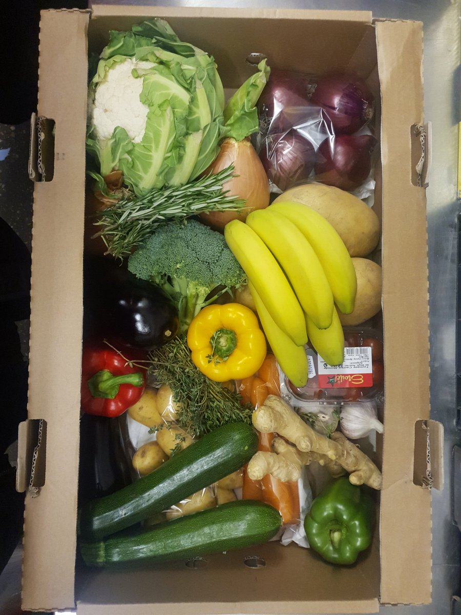 Greens_Produce's tweet photo. WE ARE NOW DELIVERING DIRECT TO YOUR HOME AND CAN SUPPLY YOU WITH FRESH FRUIT AND VEG, DAIRY, FROZEN AND DRY GOODS.  

#vegboxlondon
#freshproduce
#supportsmallbusinesses
#londondelivery
#deliverylondon
#newcoventgardenmarket
#opentothepublic https://t.co/wWkv9JETXy https://t.co/Pb8p6Apg6R
