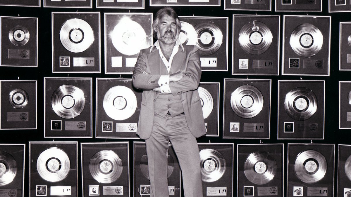 #RIPKennyRogers Very sad... What an artist he was, his music loved by young and old. And what a man he was. Rest in peace Sir, your music and legacy will live on forever. 😭💔