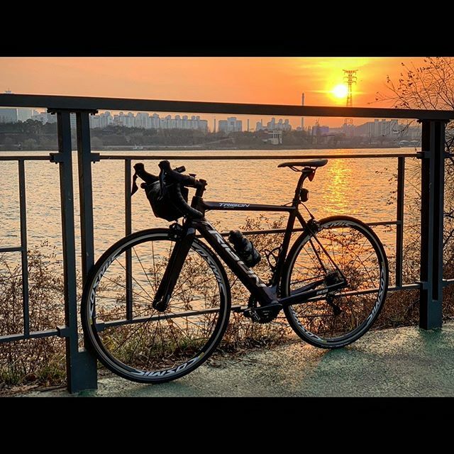 Evening commute sun (i)
-
#Commute #Sun #Sunset #Evening #Warm #FromWhereIRide #HanGang #Orange #퇴근길 #마포 #오렌지 #저녁노을 ift.tt/2UtV2hr