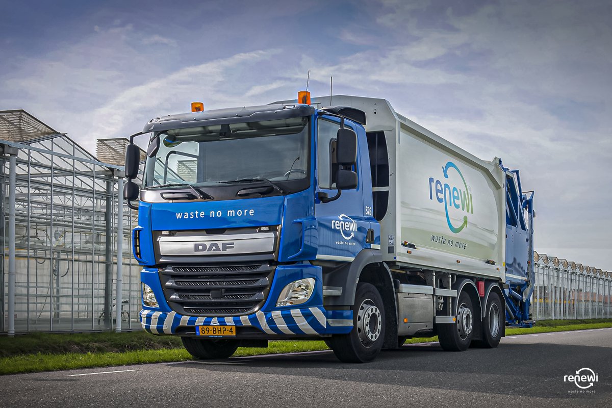 Help de vuilnismannen in deze tijd door je container netjes volgens de regels aan te bieden: Voor 7.00 uur op de ophaaldag, op de aanbiedplaats / een voor de vuilnisauto bereikbare plaats, handgrepen richting de straat en met gesloten deksel. Dank je wel.