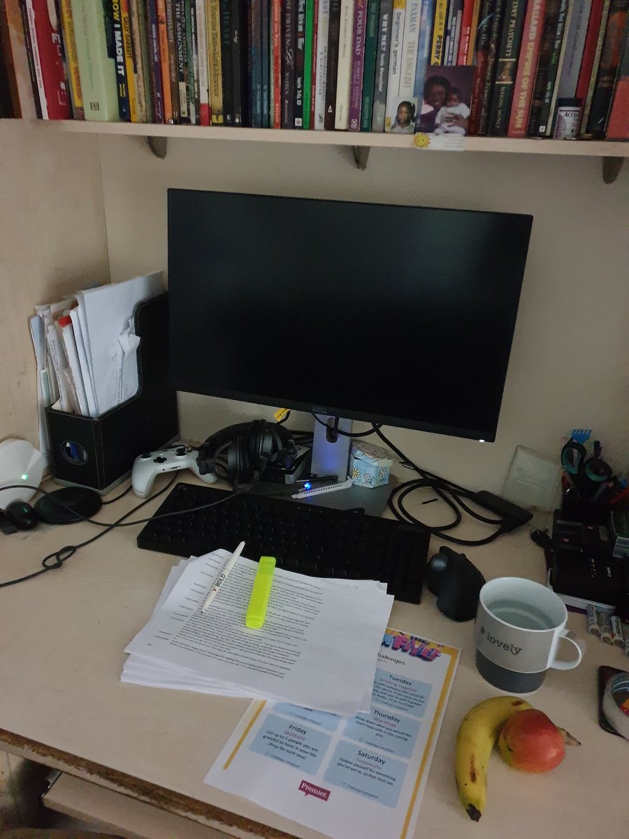 MinMotivation's tweet photo. This study area has never worked so hard 😞. I'm working hard too... its "coding" today✍
Let's go 🍎🍌☕ #deskies #deskie https://t.co/eRmXrDu9rc https://t.co/7QBrFEALoB