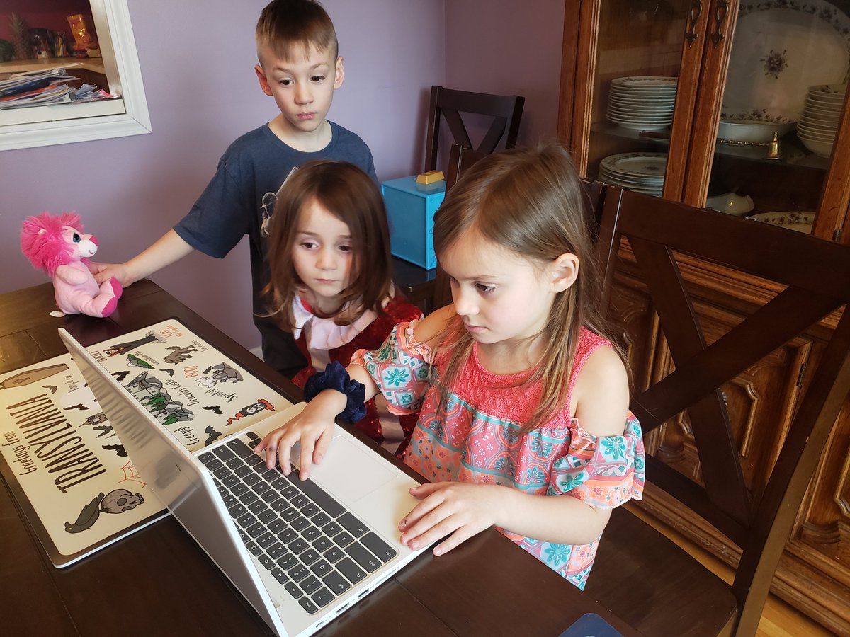 shellalagna's tweet photo. @WindermereBlvd @WindermereBlvd And Kailyn's 1st grade teacher, Mrs. Brodfuehrer, held a video call with her class. It was AWESOME! The kiddos got to see their teacher and their friends! #wearewindermere https://t.co/128A1FWdkE