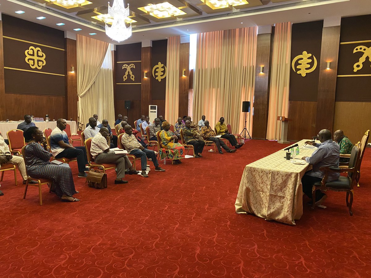 konkrumah's tweet image. @NAkufoAddo has just concluded a mtg of the Covid-19 response ctee. H.E. Will address the nation tonight with latest updates and measures. But no he will not be announcing a lockdown so don’t panic. #SpreadCalmNotFear