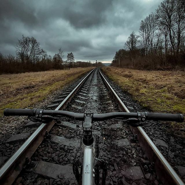 scottameyer's tweet photo. 🤎 Love This Photo 🤎 Reposted from @free_as__the_wind
.
.
.
.
.
#mtb #mtblife #bike #singletracks #rideyourmtb #forestride #bikeride #mountainbiketrails #traintracks #singletrackphotos #mtblove #photooftheday #mtblifestyle #mtb_meyer #mtbdaily #fores… https://t.co/8PGNeClt4R https://t.co/lk3TL3s9UC