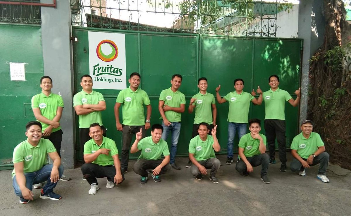 FruitasPH's tweet photo. Our frontliners, who deliver our 100% fresh buko juice to hospitals, checkpoints, and local gov't offices, are committed to fulfill our pledge and happy to serve the nation in their own way.
#1000BukoEVERYDAY
#TouchedbyFruitas #FruitasStories
#Cocodelivery #82626
#FrontlinersPH https://t.co/X1hI1Eh74p