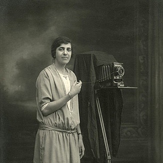 Karimeh Abbud (1893-1940) was a Palestinian professional photographer – one of the first female photographers of the 20th century.  #WomensHistoryMonth  https://en.wikipedia.org/wiki/Karimeh_Abbud https://www.google.com/doodles/karimeh-abbuds-123rd-birthday