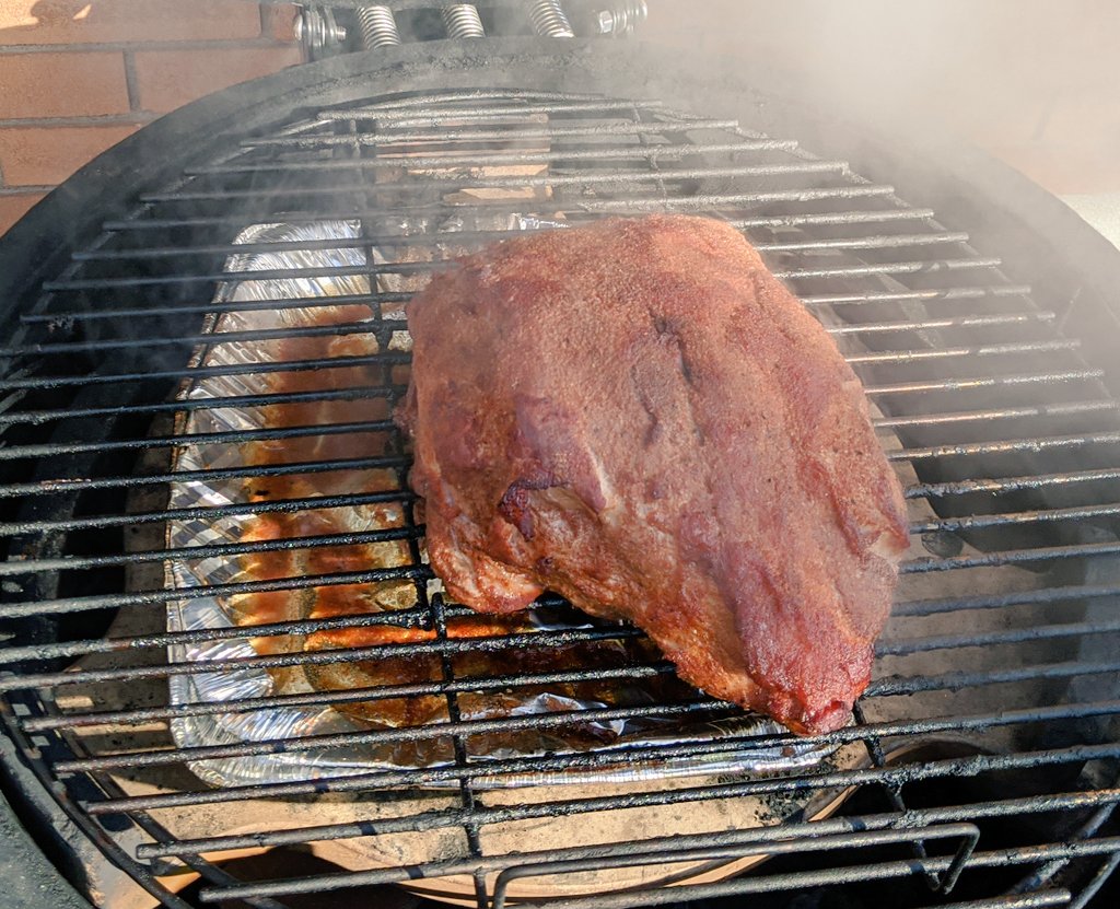 RichardLeB507's tweet photo. 10 hour smoke on this pork shoulder. Makeing crazy large sandwhiches for the staffs Monday lunch @Centre507 and the Centretown Emergency Food Centre.  They are helping so many right now. #selfisolating #centretown #ottawa #COVID19Ontario https://t.co/l53AJ2Xr4M