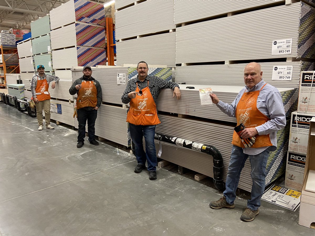 When the going gets tough, the tough call on Randy. D21/22 associate took care of business this week keeping things running while dealing with some call outs. Thank you Randy for all your efforts. Much appreciated @AmandaBaxter85 @kp20mu <a href="/ErickaWhorton/">Ericka Whorton</a> <a href="/Alvarez2Joe/">Joe Alvarez</a> #drivingD53