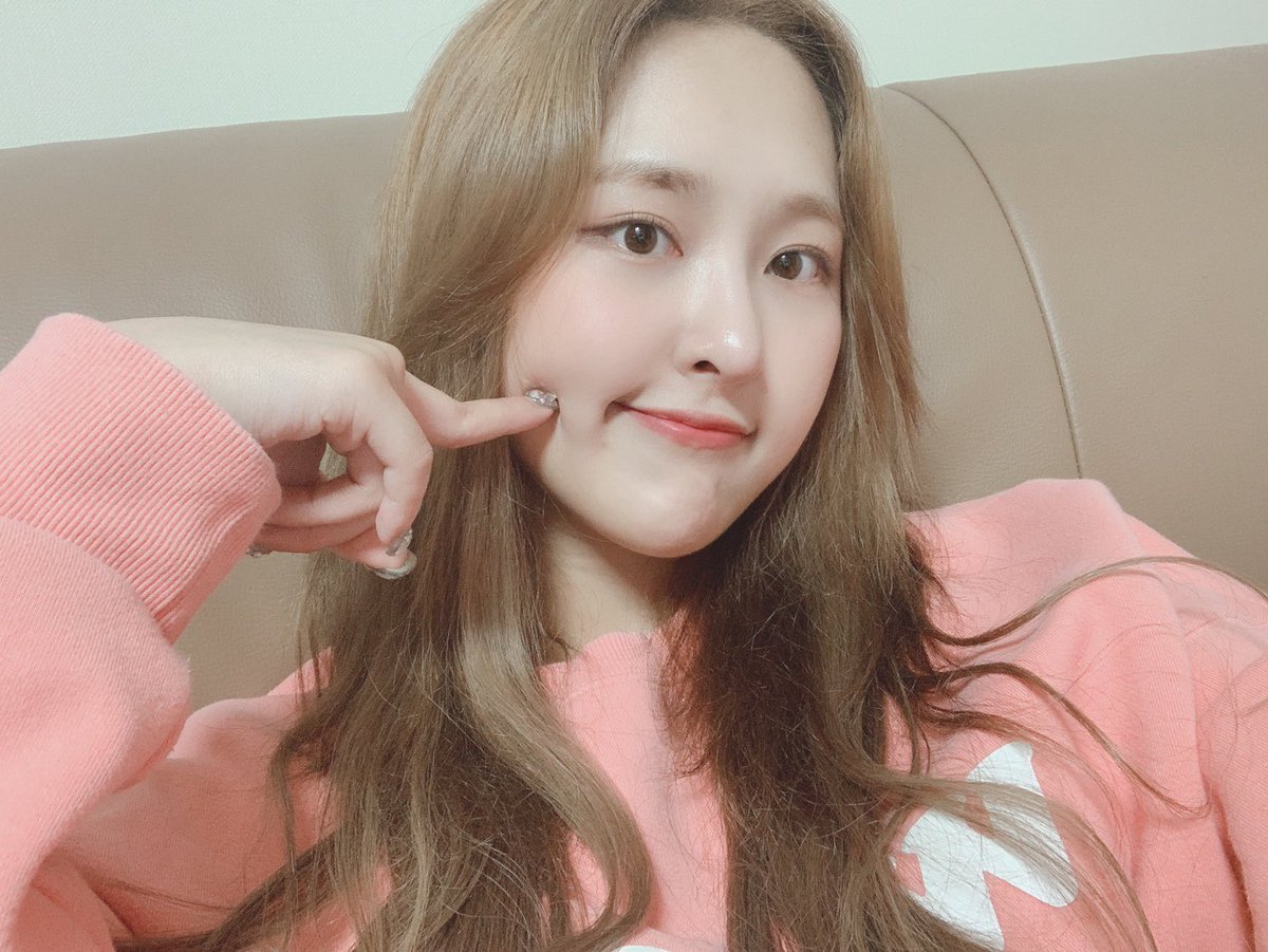 BVNDIT_official's tweet photo. [#정우] #새로고침챌린지 두살의 정우 눈깜빡했더니 22살! 짜잔 ❤⃛ヾ(๑❛ ▿ ◠๑ ) 어때요 저 쫌 귀여웠나요?!🐰🐯🐶
#BVNDIT #밴디트 https://t.co/pPIMrdoQgL
