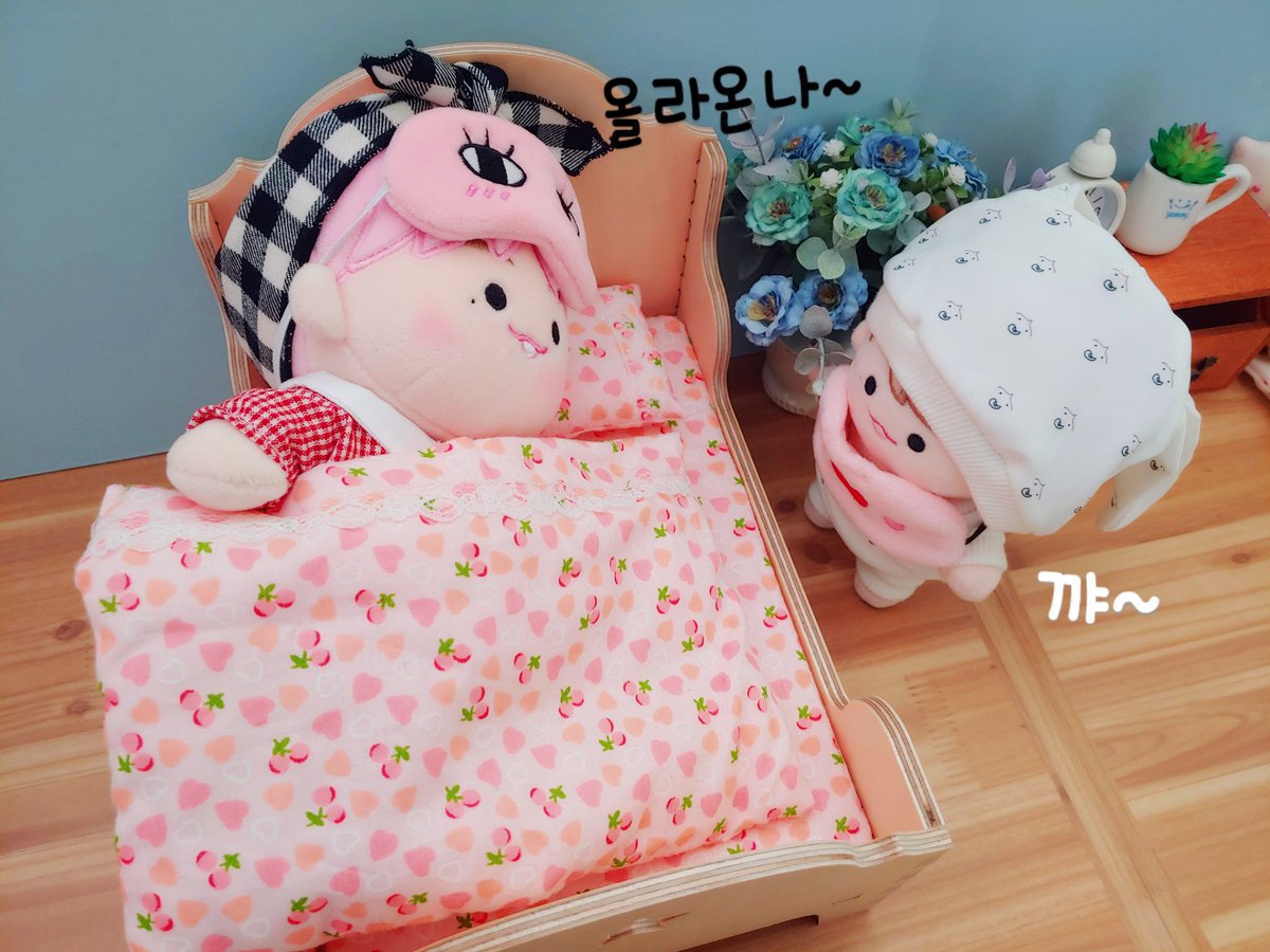26April2018's tweet photo. 핑머츄 형아가 있어 든든한 베리츄~
잘 자~ 울아가들😍😍

#핑머츄 #베리츄 https://t.co/88vVPLxcL7
