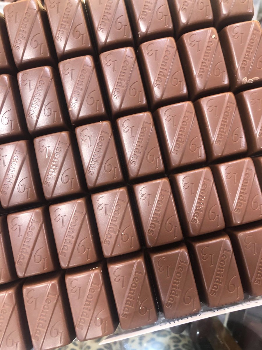 rhwdublin's tweet photo. It's Mother's Day tomorrow! Why not shop online at @leonidas_chocolatier_ireland to pick up some luxurious chocolates for your Mum? Create your own bespoke box of chocolates by first deciding on the size and then carefully picking out each chocolate to go into the box. https://t.co/Mj73f7Hrx3