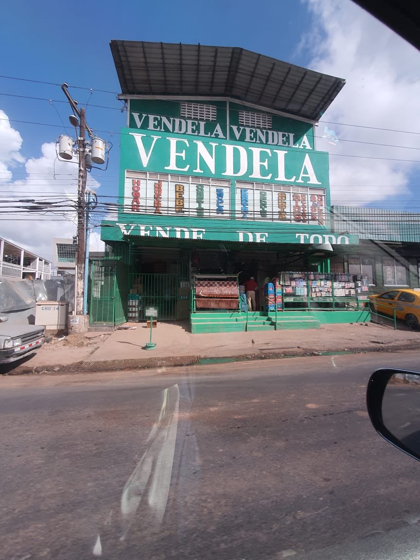 AlvaroAlvaradoC's tweet photo. Entonces de qué vale el decreto si hay comerciantes que lo usan de papel higiénico? Miren esto en La Chorrera. https://t.co/dWJrfjoC0K