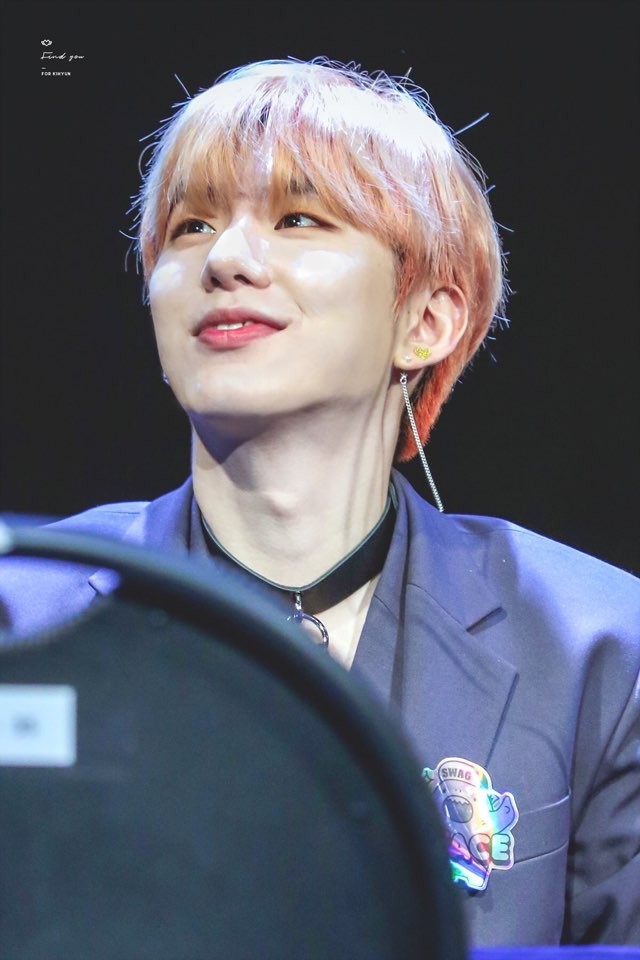 kidot_'s tweet photo. 이렇게 얇은 목에 초커 채울 생각을 하다니.. 미친거 같음 https://t.co/9XFZ28eFKO