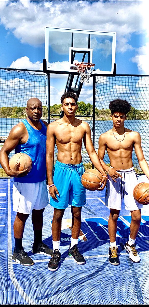 #Basketballneverstops, not even for Corona... Great Saturday morning (home) workout with Jordique and Jaren....