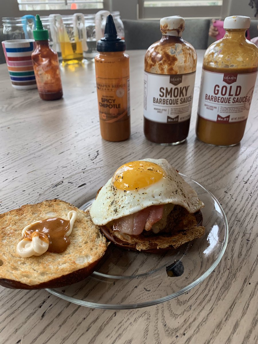 RB_FirstTeeChi's tweet photo. Damn you, #coronavirus! I was doing so well on my diet. #stayathomechef #comfortfood #carbs #thatsatastyburger #bacon #egg #bbq #pretzelbun 😋👨🏾‍🍳 https://t.co/kDnnd8nzr3