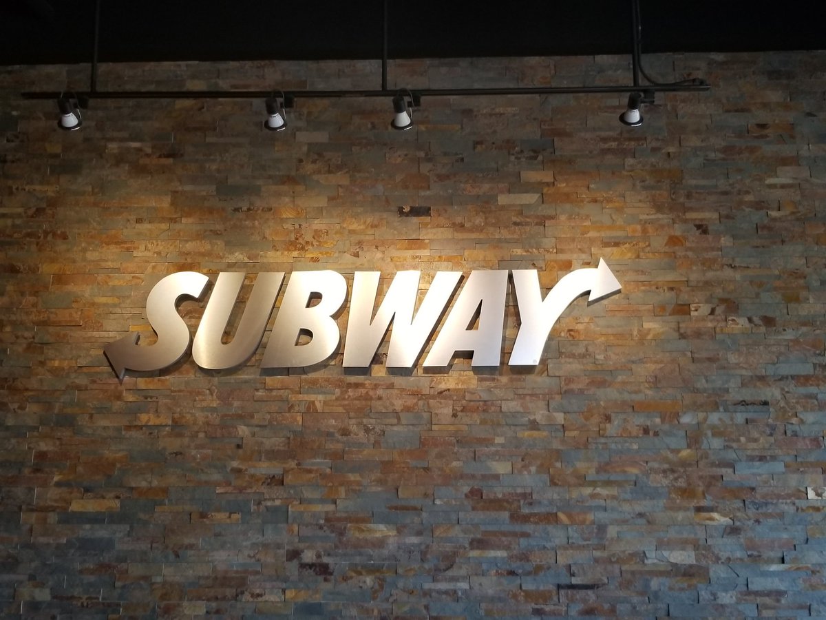 RWMIII's tweet photo. I know where I will be having lunch when we all get back to #Shakerhighschool https://t.co/mQUDLTuDJn