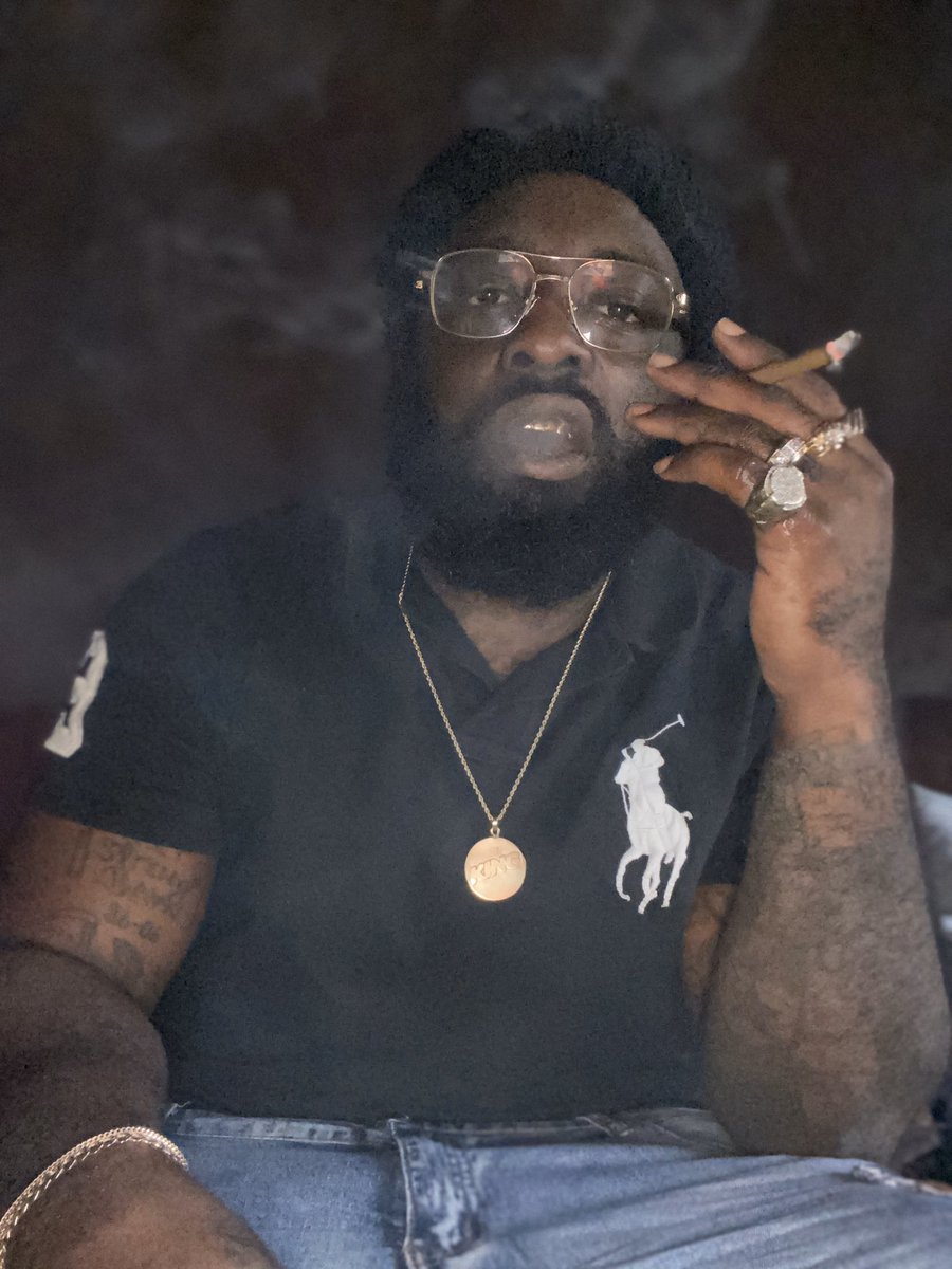 KingDowPopi's tweet photo. Another day of living 💰🦍 #DowRilla https://t.co/G9V7F5Bej2
