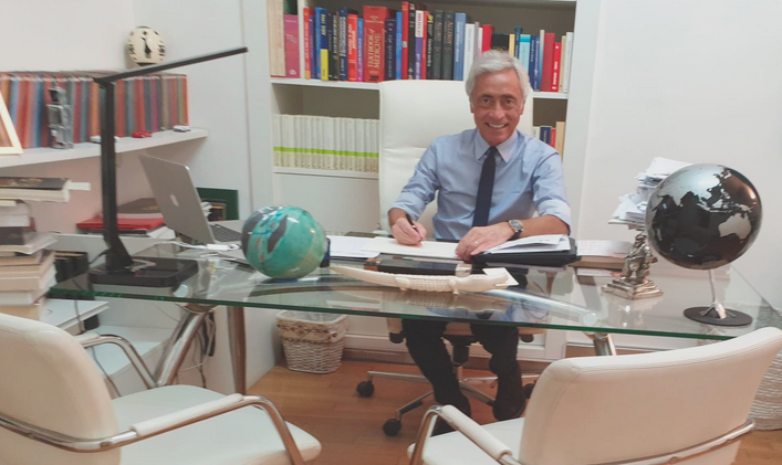 ItalianInsider_'s tweet image. Immunologist Francesco Le Foch has said that the Champions League match between Valencia and Atalanta which had 40,000 fans in attendance, could be the reason for the concentration of cases in Bergamo italianinsider.it/?q=node/9096 #CoronaVirusitaly