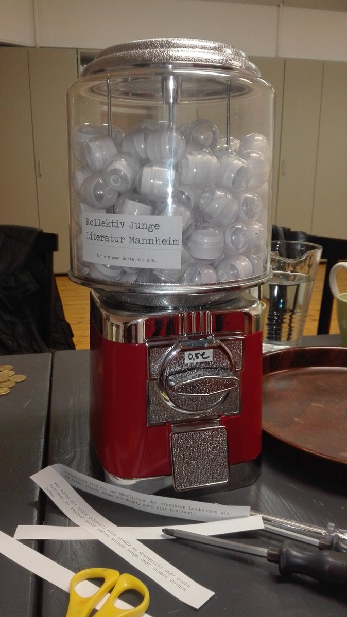 Kollektiv Junge Literatur Mannheim
<a href="/Literatur_MA/">Kollektiv Junge Literatur Mannheim</a>
Meditation, Innehalten, Poesie sowieso: Dinge, die zur Zeit (und hoffentlich nicht nur zur Zeit) gefragt sind. Einen gelungenen UNESCO-Welttag der Poesie wünschen wir: 
soundcloud.com/user-924173906…
#welttagderpoesie
#worlddayofpoetry