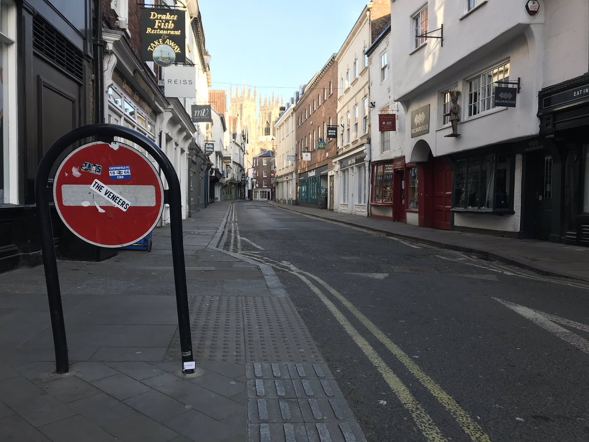 themouseprint's tweet photo. #contactless #coronavirus #covid19 #billboard #mouseprint #streetart #york #yorkshire https://t.co/xrbpFMV786