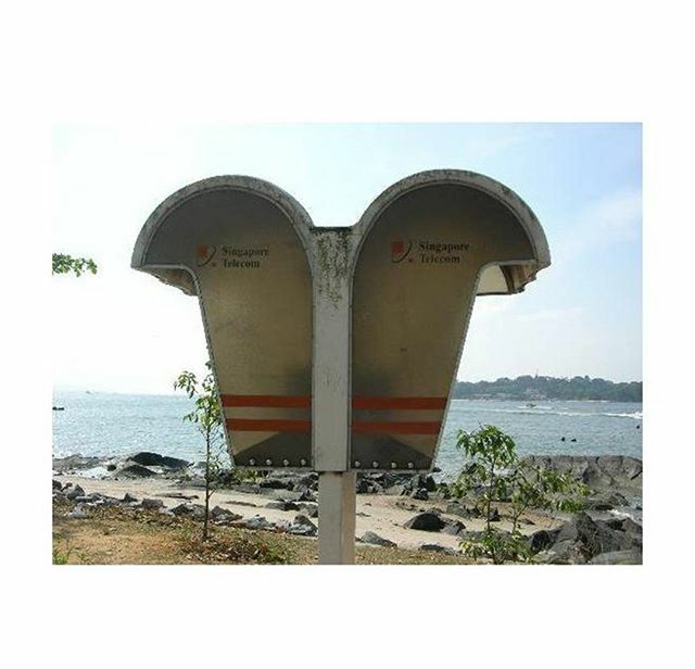 Look at these public phone booths! Some of us remember inserting coin after coin to extend our conversation on the phone. Sometimes, there would be a phone book available for anyone's use. Thanks Dionne Dionne and Jumari for sharing these nostalgic photo… bit.ly/2U9au3o